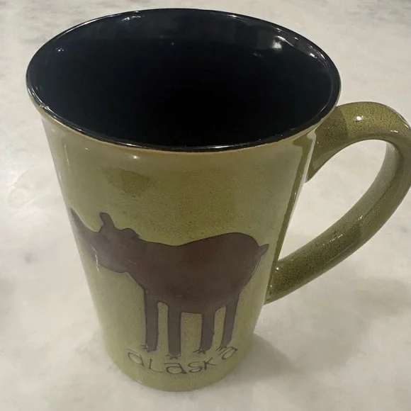 Arctic Circle Alaska Leggy Bear Green Mug - Picture 3 of 9